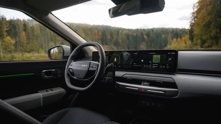 Откуда в салоне электромобиля запах бензина - 285x160