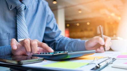 В "Азові" є вакансія для бухгалтерів — кого запрошують на роботу - 290x160