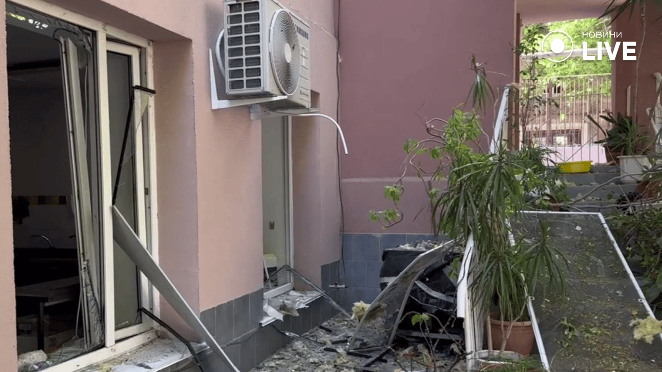 Як виглядає дитячий садок в Одесі після обстрілу (фото) - фото 4