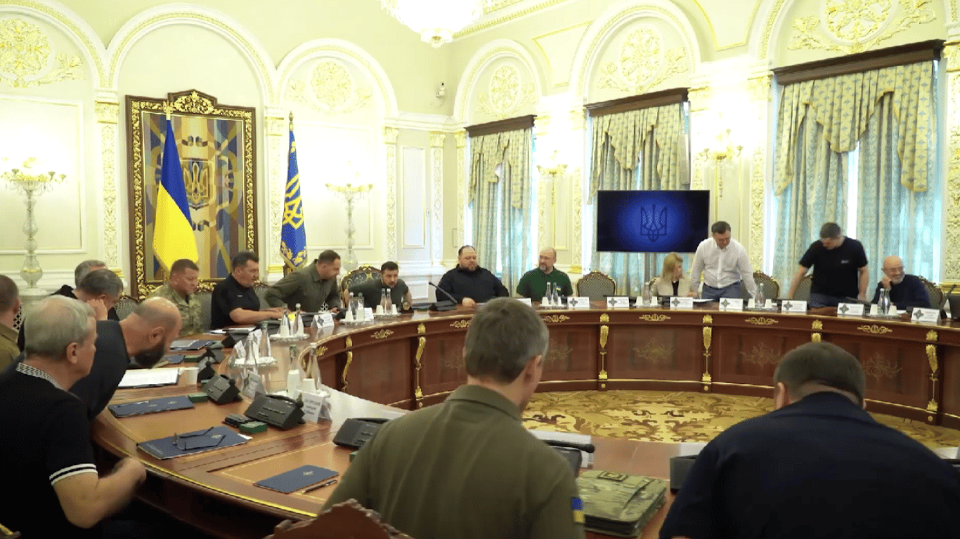 Зеленский провел заседание СНБО
