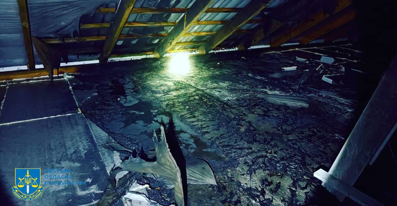 Прокурори фіксують наслідки атаки.