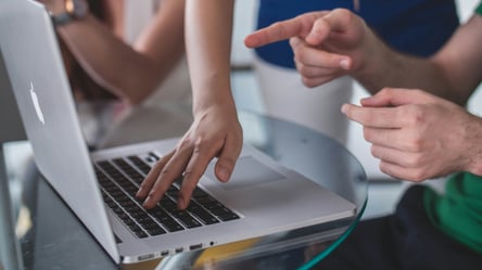 7 smart prompts to turn AI into your presentation assistant - 304x171