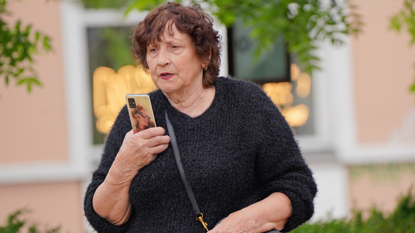 Тарифный план для украинцев в возрасте 55+: что предложил Vodafone за 200 грн