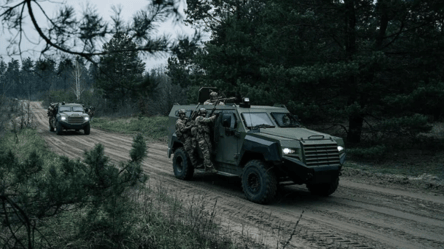 Канада передала украинским военным партию новейших бронеавтомобилей Senator MRAP - 285x160
