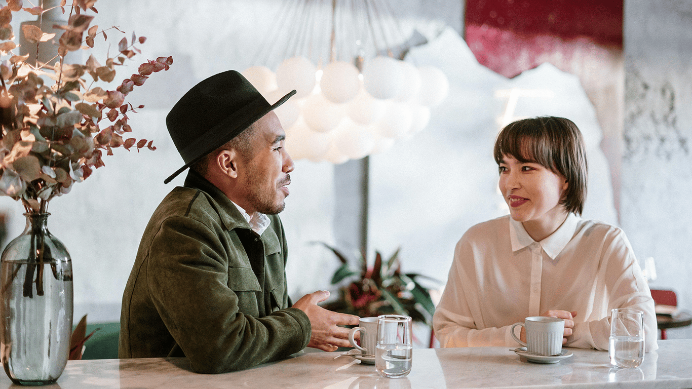 Що не можна робити жінці на першому побаченні