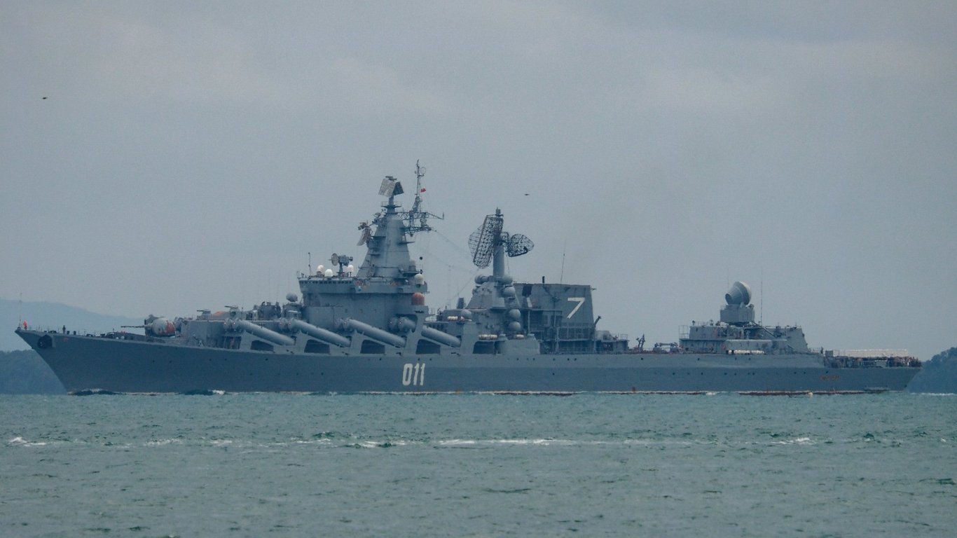 В Черном море на дежурстве 9 вражеских кораблей
