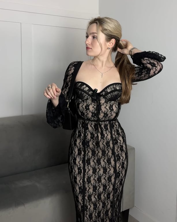 Мереживна сукня стала трендом сезону