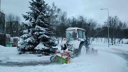 Киев замело снегом — как в столице ликвидируют непогоду - 290x166