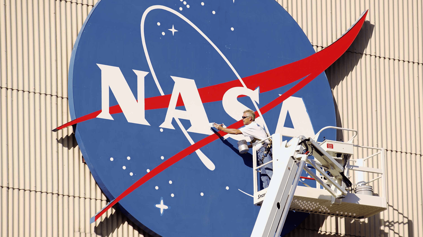 NASA планирует заново исследовать НЛО