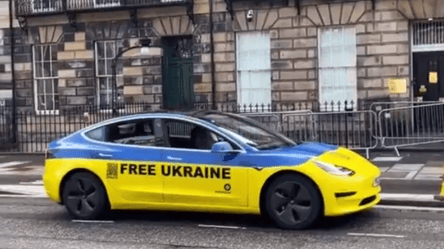 В Эдинбурге возле посольства РФ играет украинская музыка — видео - 285x160