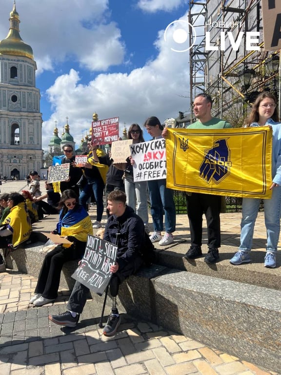 Акція у Києві на підтримку полонених 7 квітня