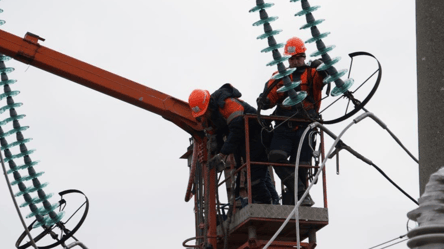 Енергетики пояснили, чому в Києві застосовувалась екстрені відключення - 290x166