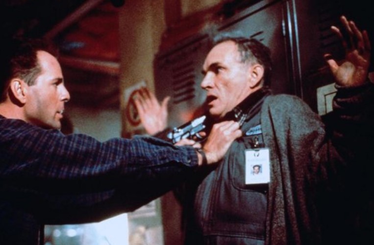 Пішов з життя зірка "Міцного горішку-2" та "Секретних матеріалів" Том Бауер - фото 1