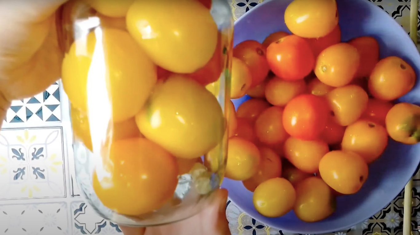 помідори на зиму з хріном 