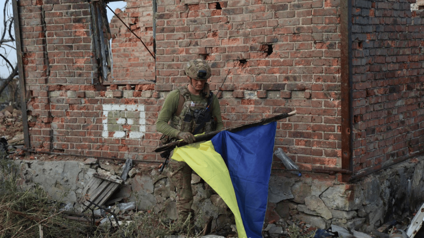 Освобождение Андреевки: бойцы Третьей бригады подняли в поселке украинский флаг