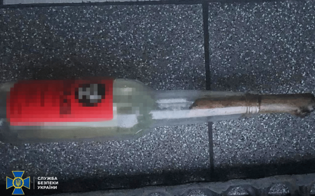 Спробував спалити військкомат коклейлем "Молотова"