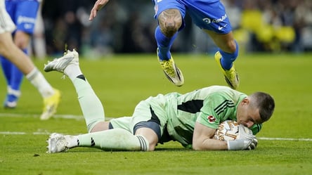 Лунін з капітанською пов'язкою допоміг Реалу обіграти Атлетіко в дербі - 285x160