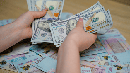 Долар набирає швидкість — як змінився курс на чорному ринку - 285x160