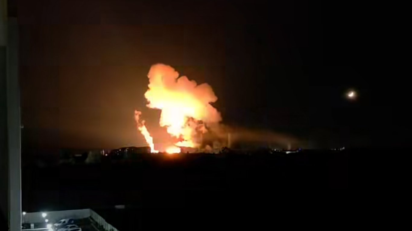 В Румынии взорвалась ТЭЦ: вспыхнул масштабный пожар