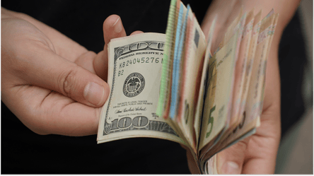 Скільки грошей потрібно мати з собою при в’їзді в Польщу — сума - 285x160