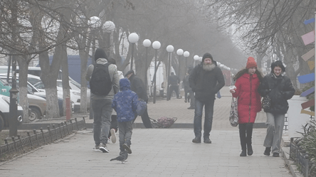 Продержится два дня — на Одессу надвигается густой туман и ветер - 290x166