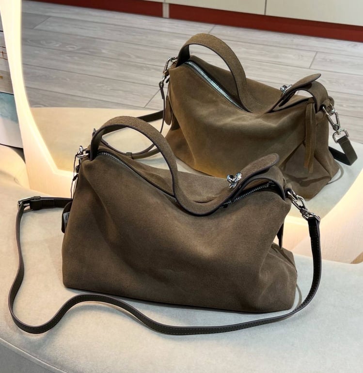 Замшеві сумки будуть популярними у 2025 році