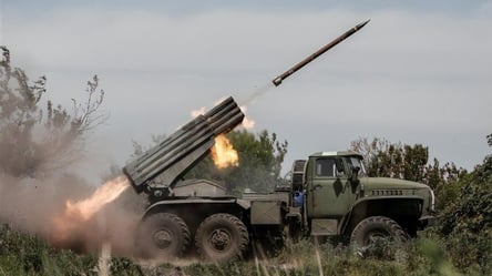 Росія не припиняє обстрілювати мирні українські міста: оновлені дані Генштабу - 285x160