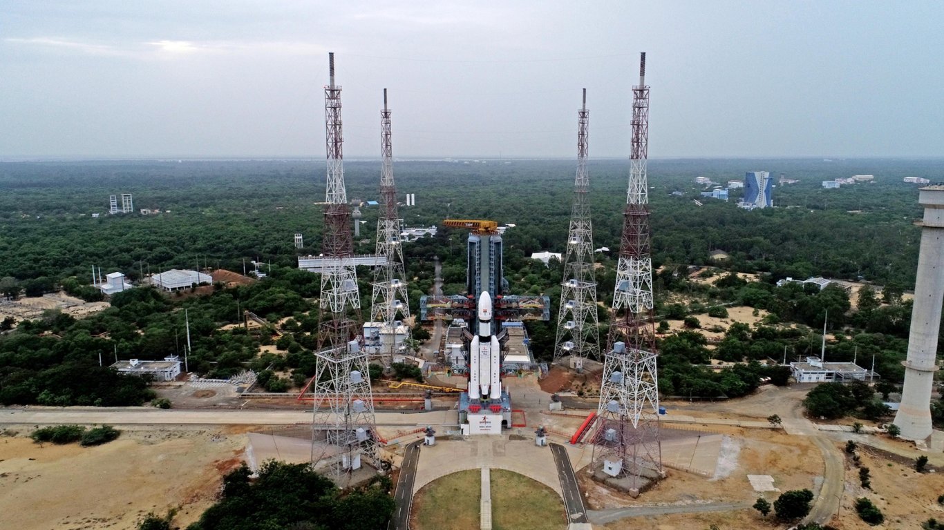 Индия готовится запустить историческую миссию на Луну
