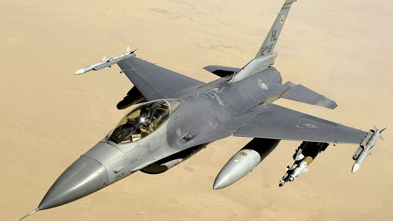 Чим F-16 відрізняється від МіГ-29: повний розбір