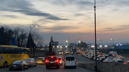 Черги на кордоні України — на якому ККП сьогодні найбільше авто - 285x160