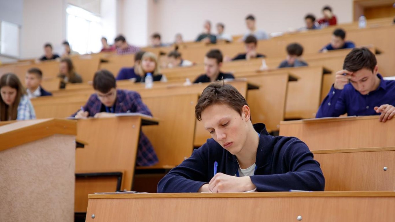 Отсрочка для студентов, могут ли они уезжать за пределы Украины