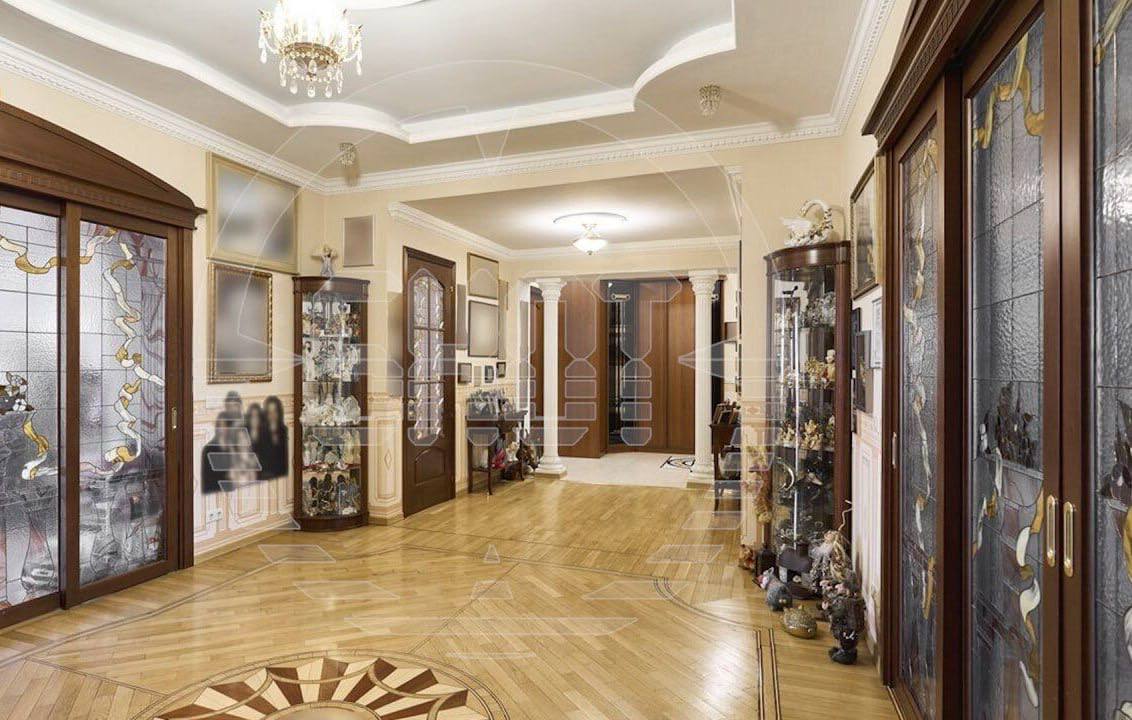 Лариса Доліна де живе