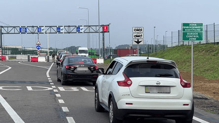 Понад пів сотні авто на кордоні — які КПП перевантажені - 285x160