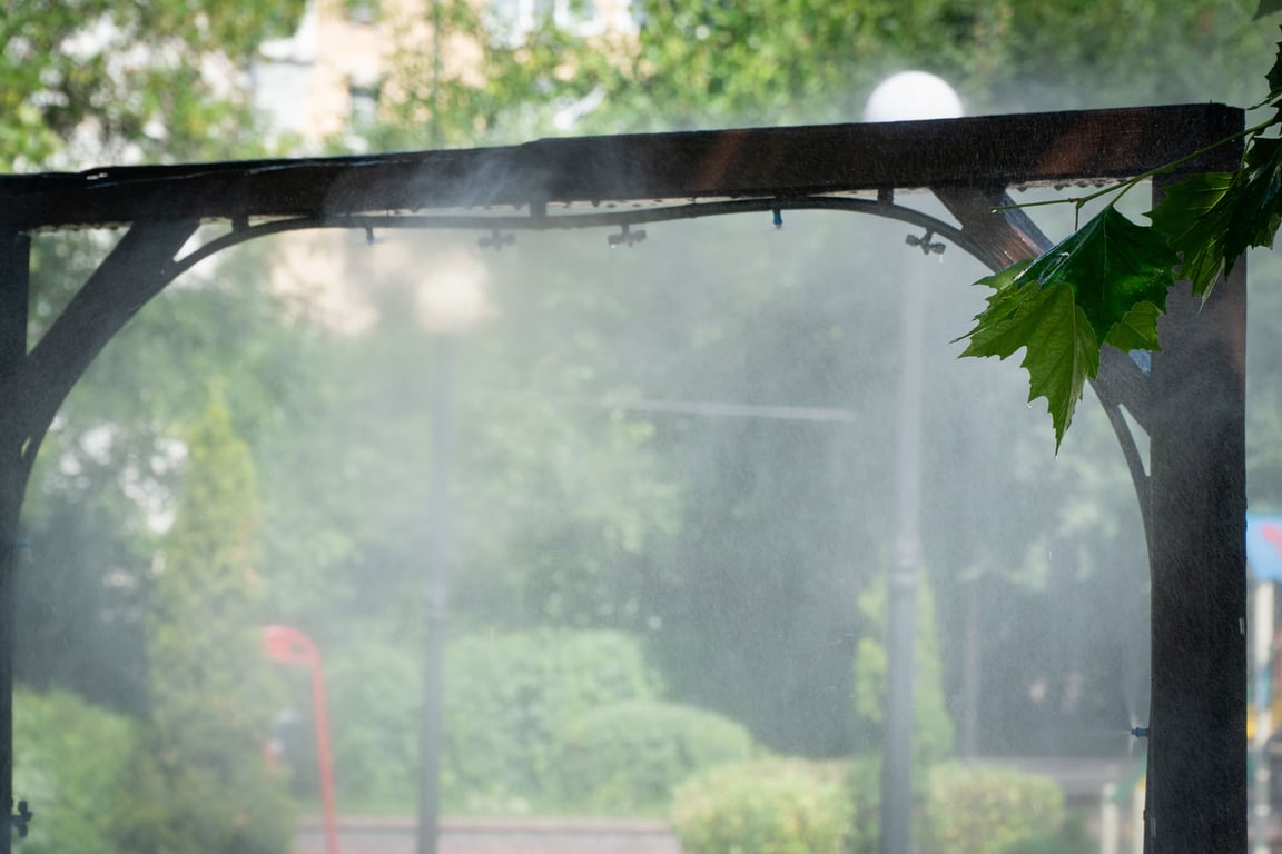 Рамка-розпилювач води у Києві