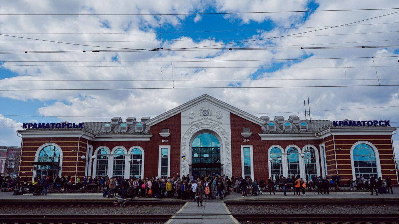 Річниця російської атаки на залізничний вокзал Краматорська: в Україні оголосять хвилину мовчання