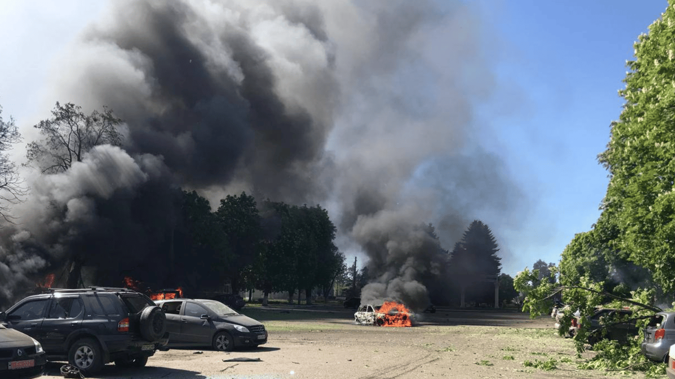 РФ снова обстреляла Харьков и область, есть погибшие и более десятка раненых