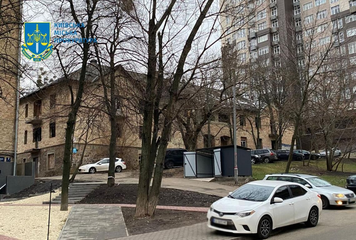 Приміщення та земля в Києві, які ледь не віддали безкоштовно