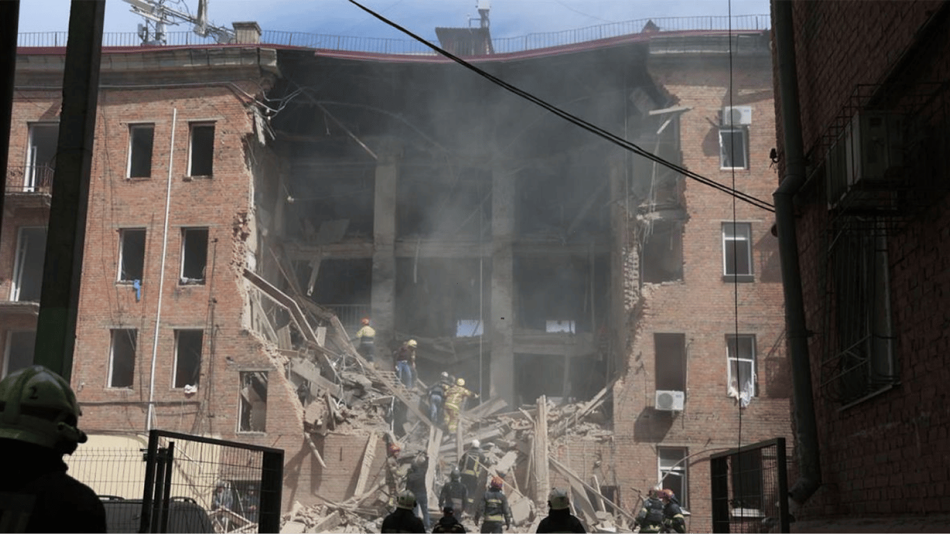 У Дніпрі триває рятувальна операція: Зеленський закликав світ не мовчати