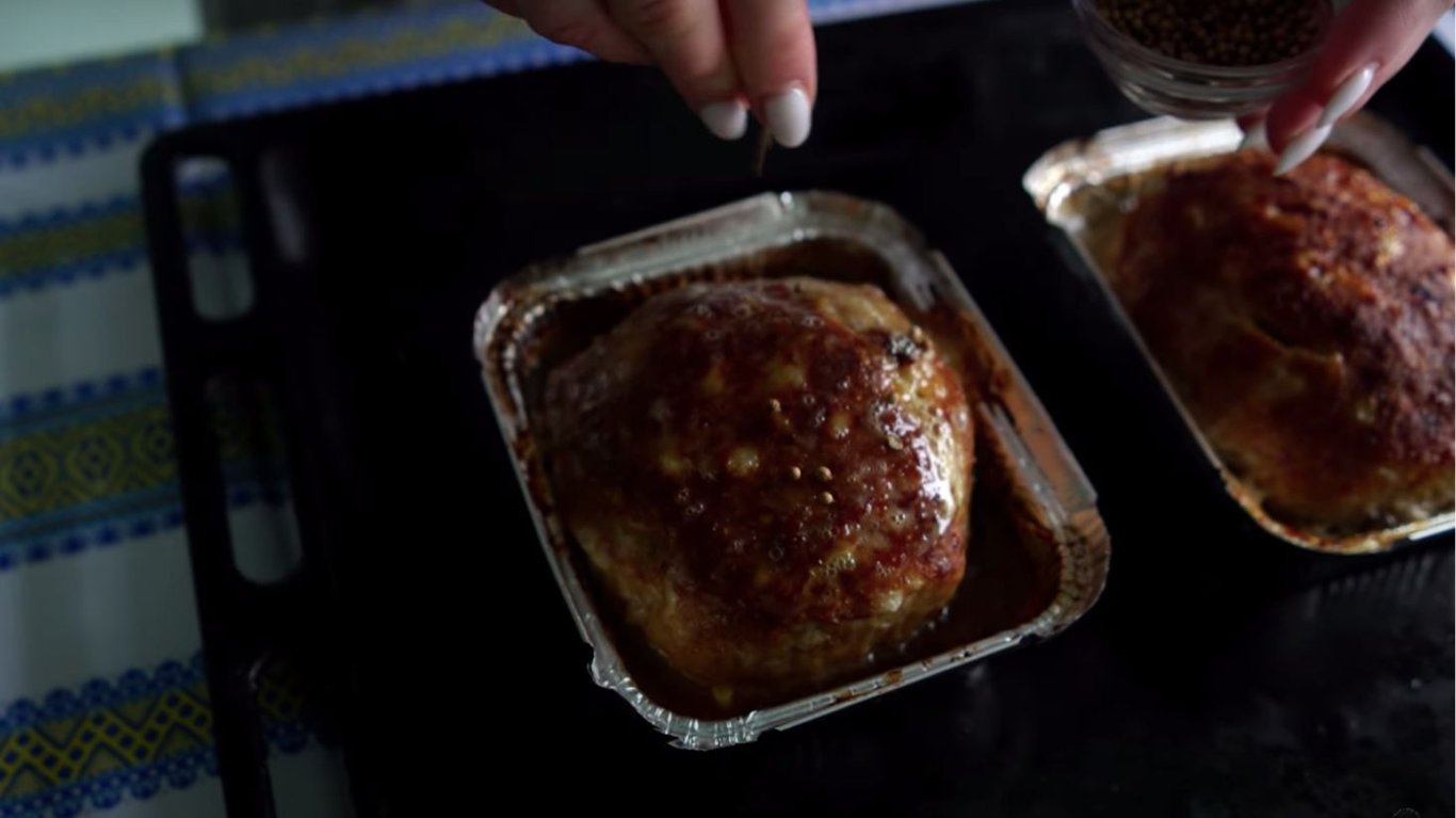 швидкий домашній м'ясний хлібець з коріандром та кмином