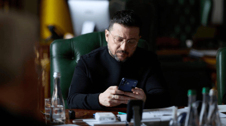 Безпекова співпраця: деталі розмови Зеленського зі Стармером і Стере - 290x166