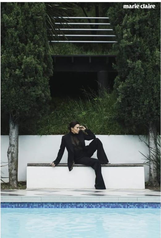 Акторка Єва Лонгорія у відомому глянці