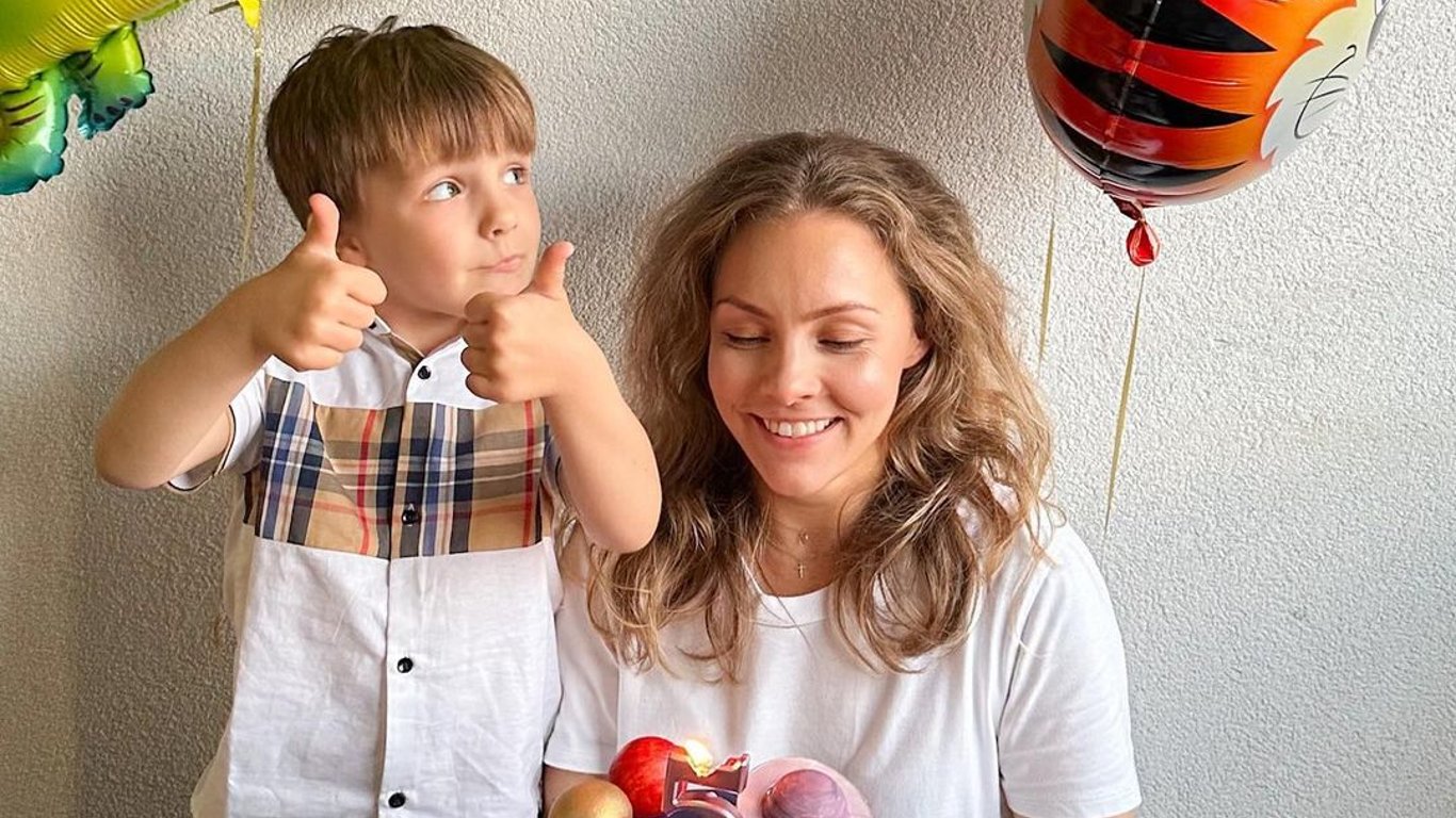 Танцы со звездами: Елена Шоптенко нежно поздравила сына с первым юбилеем