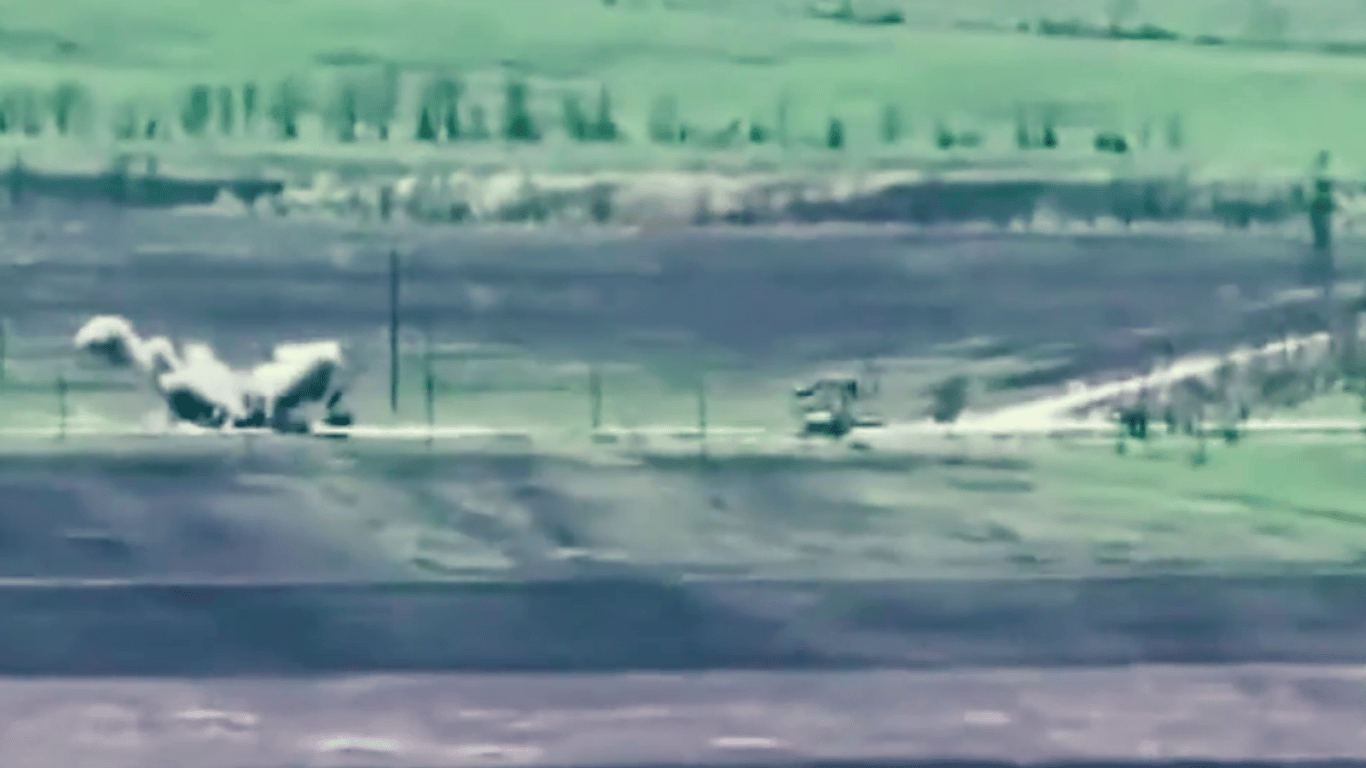 Закарпатские артиллеристы двумя выстрелами уничтожили российский "Град": зрелищное видео