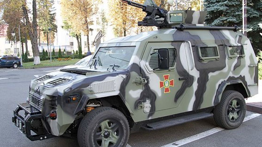 Колишній піхотинець США, а нині доброволець в ЗСУ, приїхав до Вашингтону вимагати допомоги Україні - фото 2