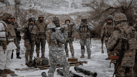 Нардеп відповів, чи можливе замороження бойових дій у 2026 році - 285x160