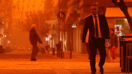 Фото как из ада: Грецию накрыла африканская пылевая буря - 285x160