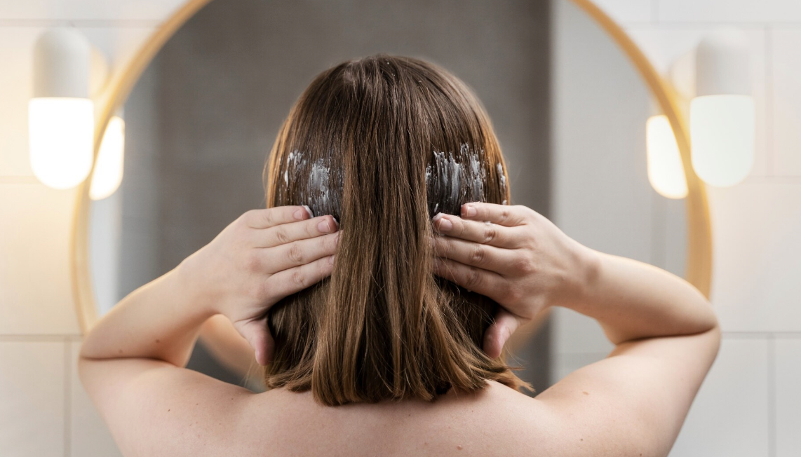 Шампунь грає важливу роль в митті волосся