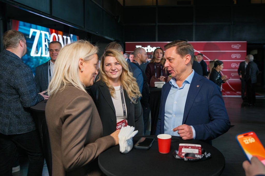 Війна, AI і інвестиції: що обговорювали на CEO Summit 2025