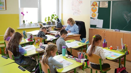 Зарплата вчителя у 2026 — Гетманцев назвав очікувану середню суму - 285x160