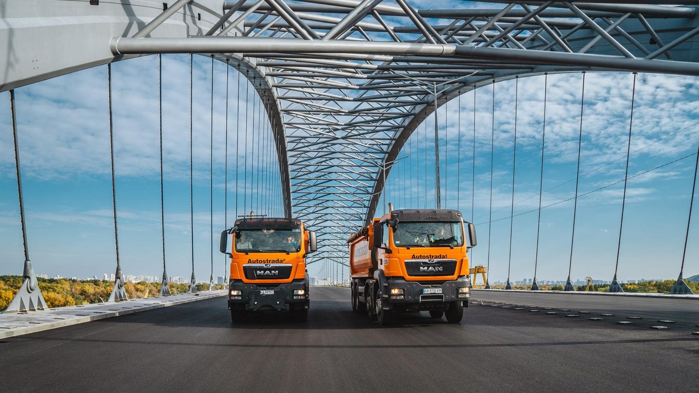 Кличко поспешил: стало известно, когда откроют первую часть Подольского моста в Киеве